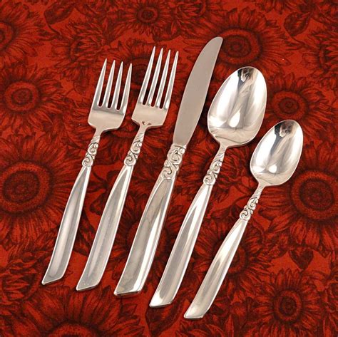 oneida community silver plated flatware.